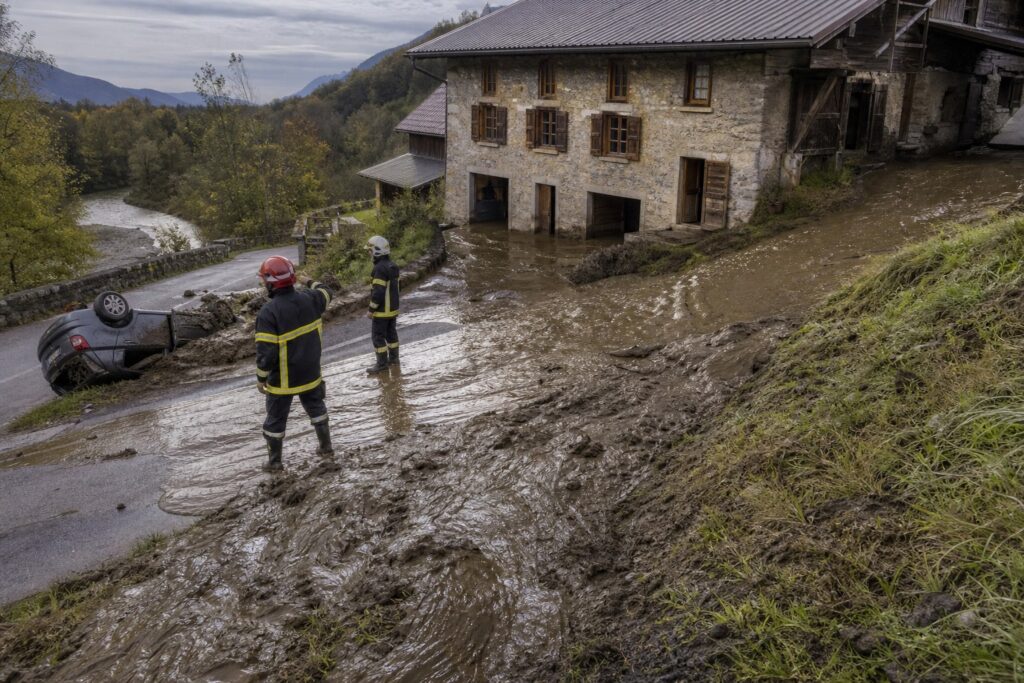 Cruseilles : une fosse à lisier de 900 m³ cède, un logement submergé et la rivière des Usses menacée