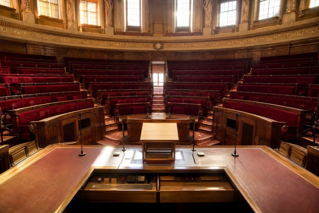 Sénatoriales 2026 : un Sénat renouvelé de moitié, un président élu jeudi et le budget 2027 en héritage